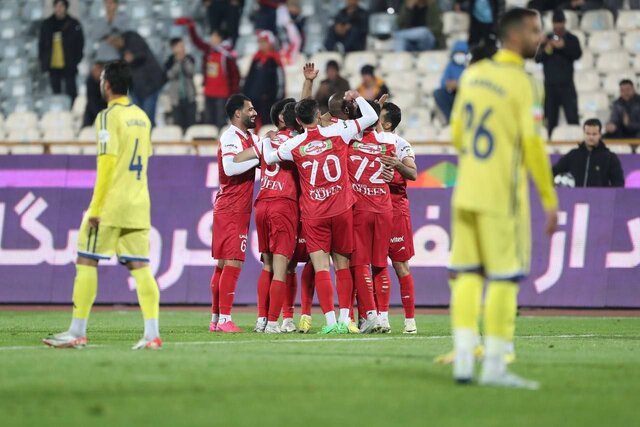  پرسپولیس تهران 3- نفت و گاز گچساران 0/صعود آسان قرمزپوشان پایتخت