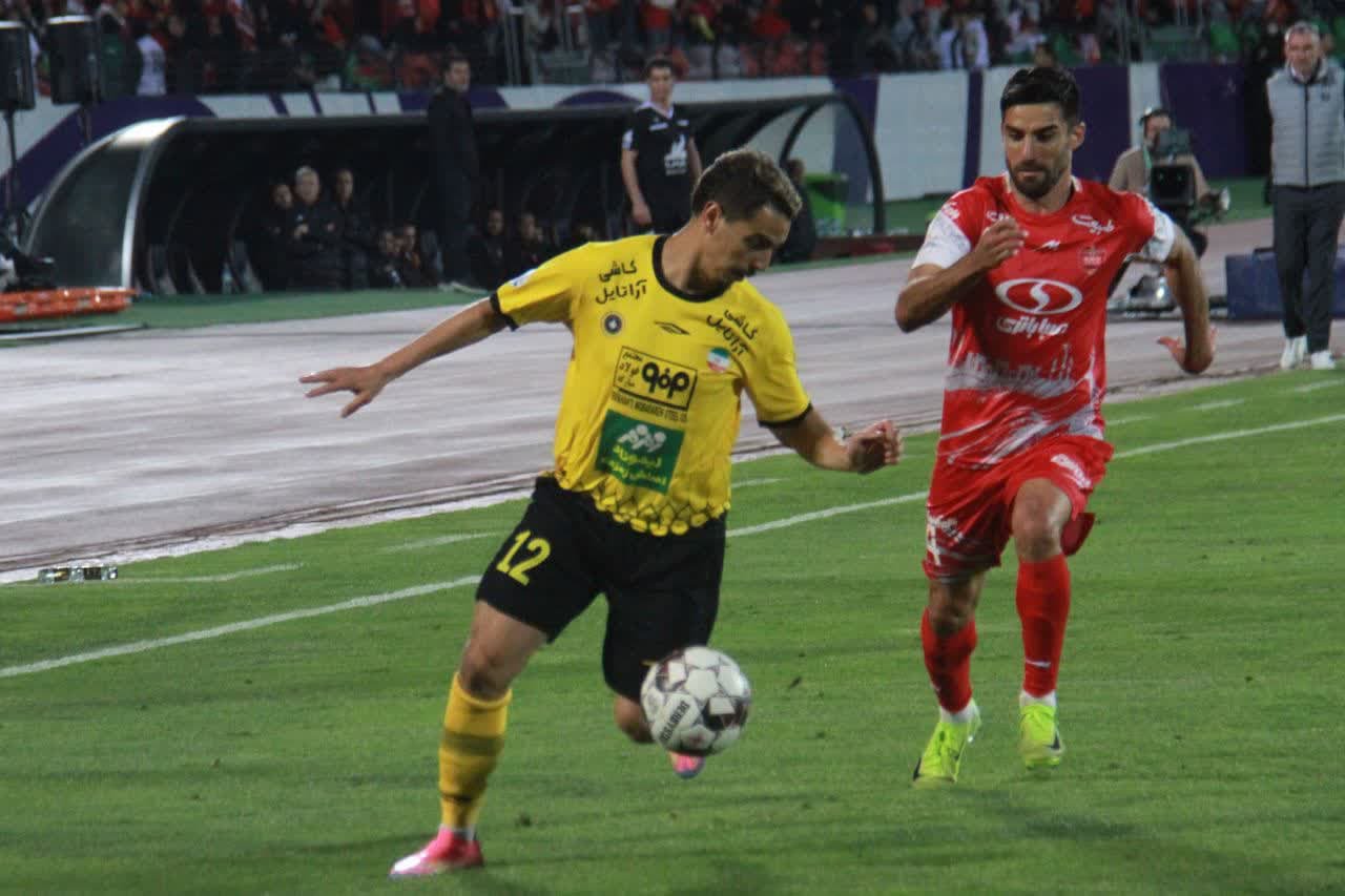 تراکتور پا پس نمیکشد/پرسپولیس همچنان حریف آسان برای سپاهان تراکتور پا پس نمیکشد/پرسپولیس همچنان حریف آسان برای سپاهان