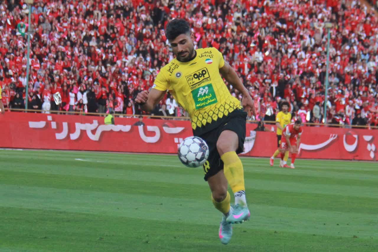 تراکتور پا پس نمیکشد/پرسپولیس همچنان حریف آسان برای سپاهان تراکتور پا پس نمیکشد/پرسپولیس همچنان حریف آسان برای سپاهان