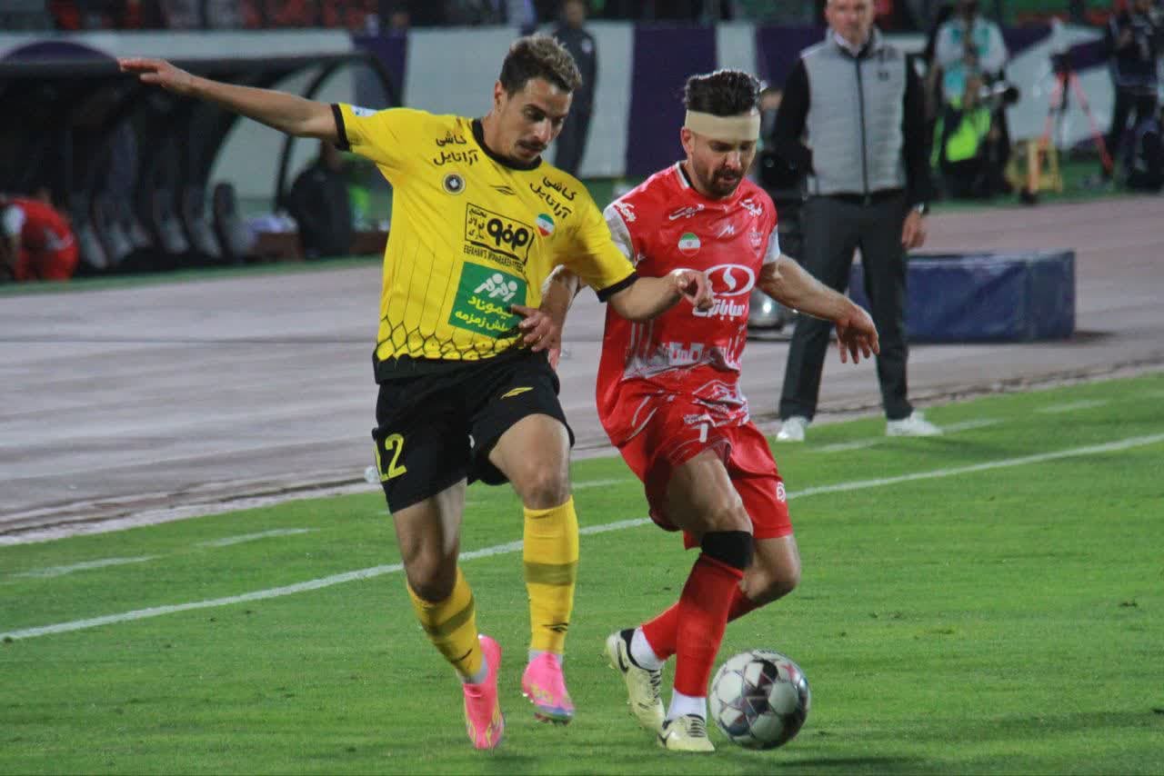 تراکتور پا پس نمیکشد/پرسپولیس همچنان حریف آسان برای سپاهان تراکتور پا پس نمیکشد/پرسپولیس همچنان حریف آسان برای سپاهان