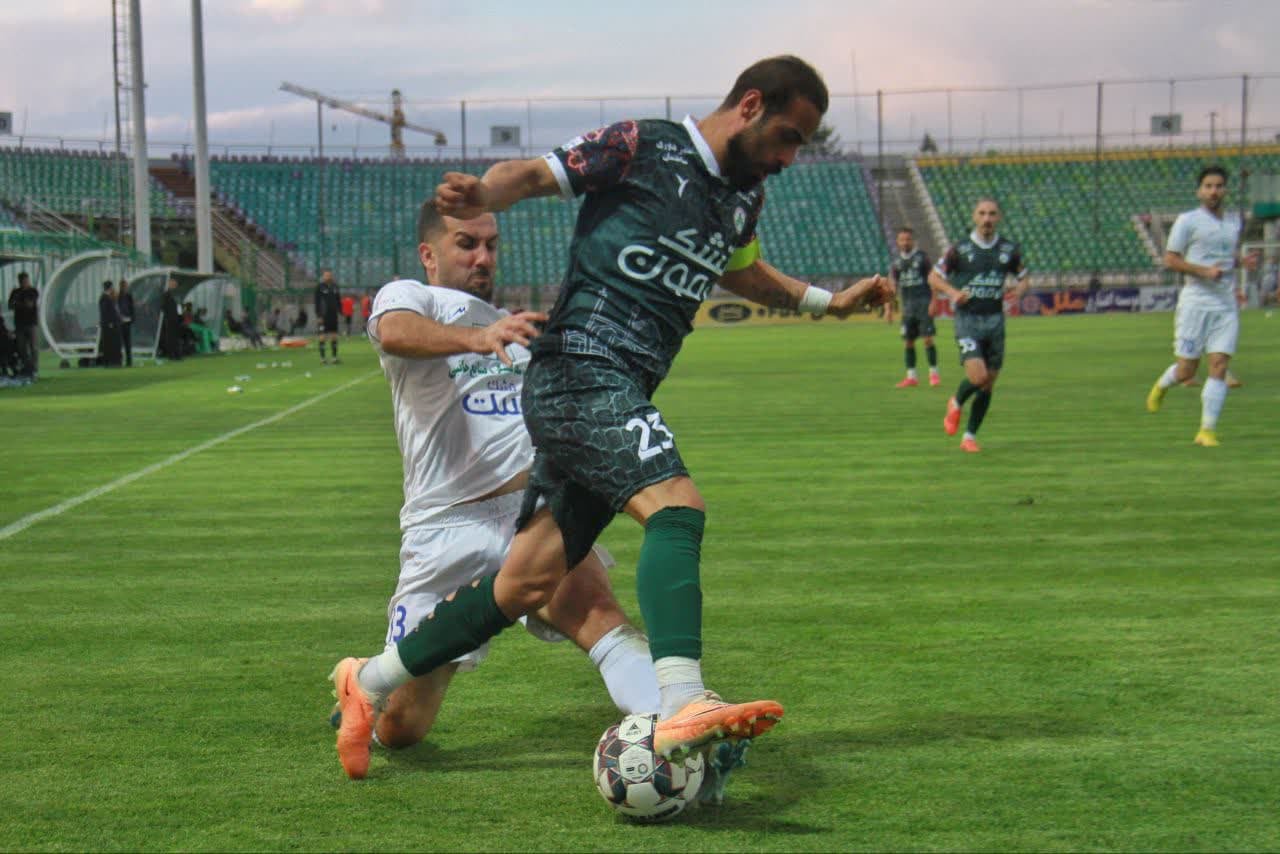 تراکتور پا پس نمیکشد/پرسپولیس همچنان حریف آسان برای سپاهان تراکتور پا پس نمیکشد/پرسپولیس همچنان حریف آسان برای سپاهان