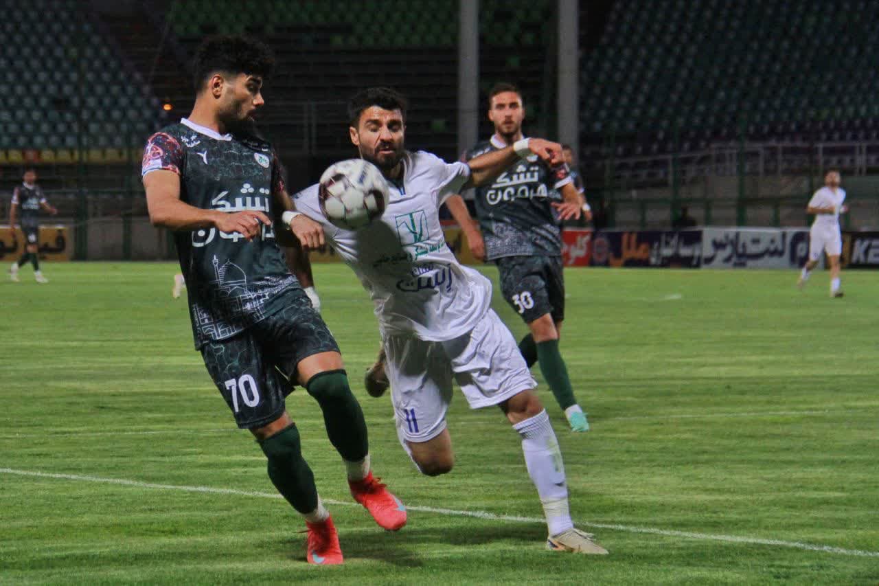 تراکتور پا پس نمیکشد/پرسپولیس همچنان حریف آسان برای سپاهان تراکتور پا پس نمیکشد/پرسپولیس همچنان حریف آسان برای سپاهان