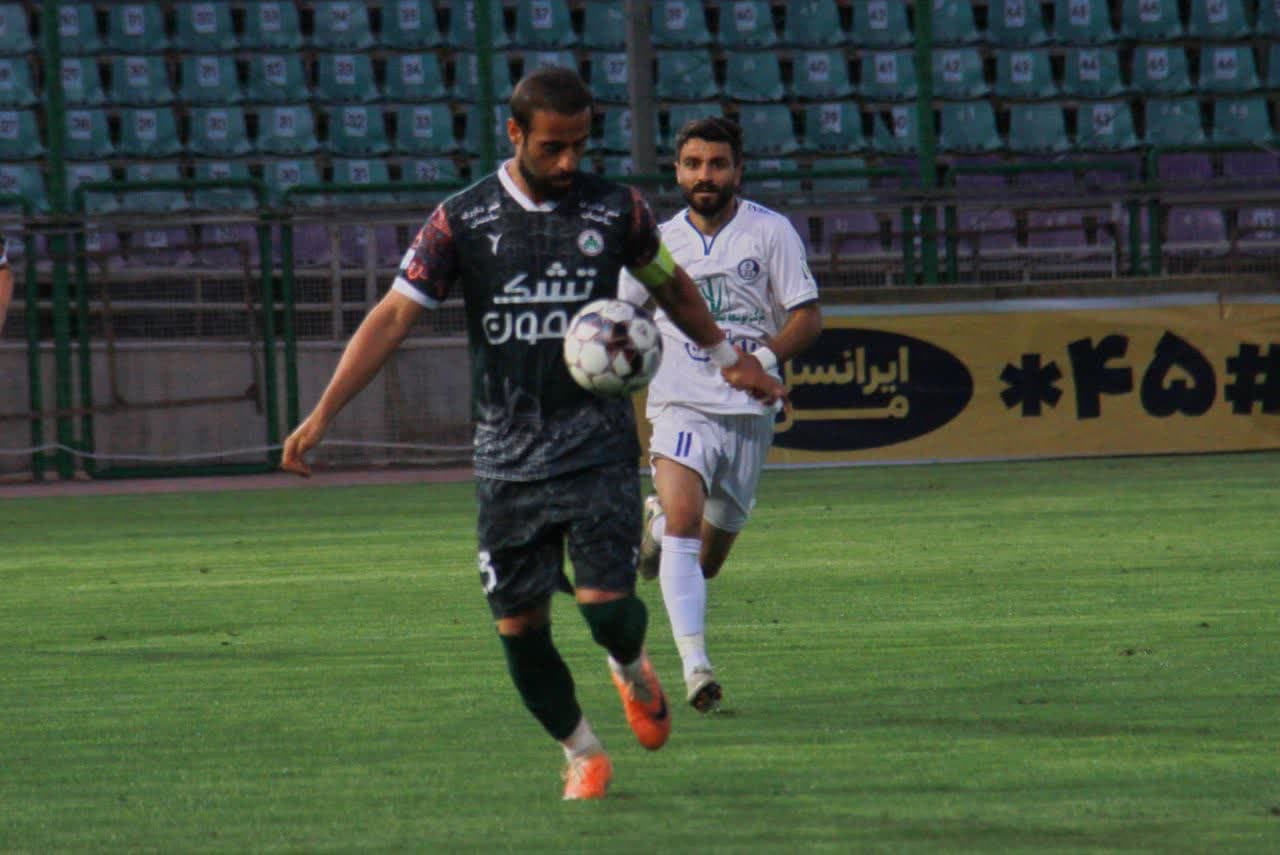 تراکتور پا پس نمیکشد/پرسپولیس همچنان حریف آسان برای سپاهان تراکتور پا پس نمیکشد/پرسپولیس همچنان حریف آسان برای سپاهان