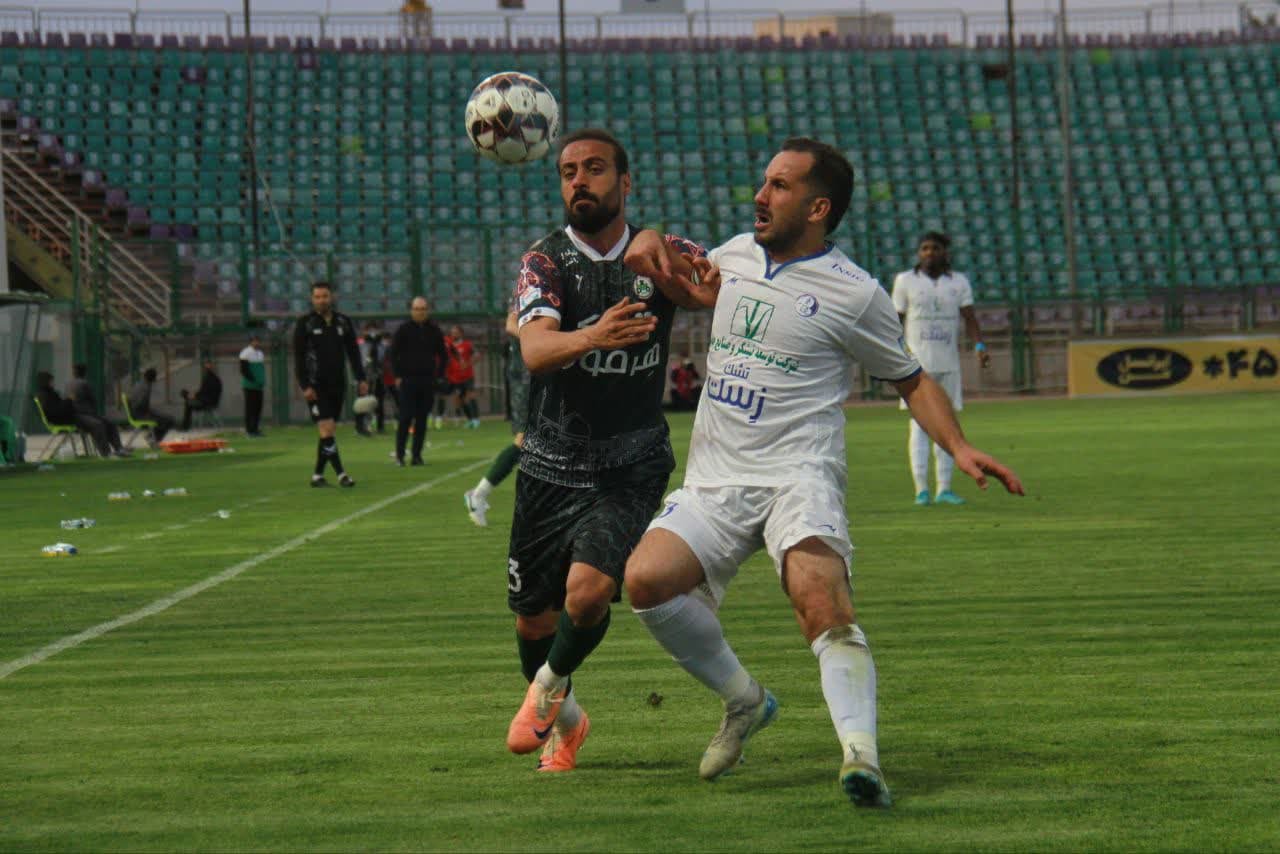 تراکتور پا پس نمیکشد/پرسپولیس همچنان حریف آسان برای سپاهان تراکتور پا پس نمیکشد/پرسپولیس همچنان حریف آسان برای سپاهان