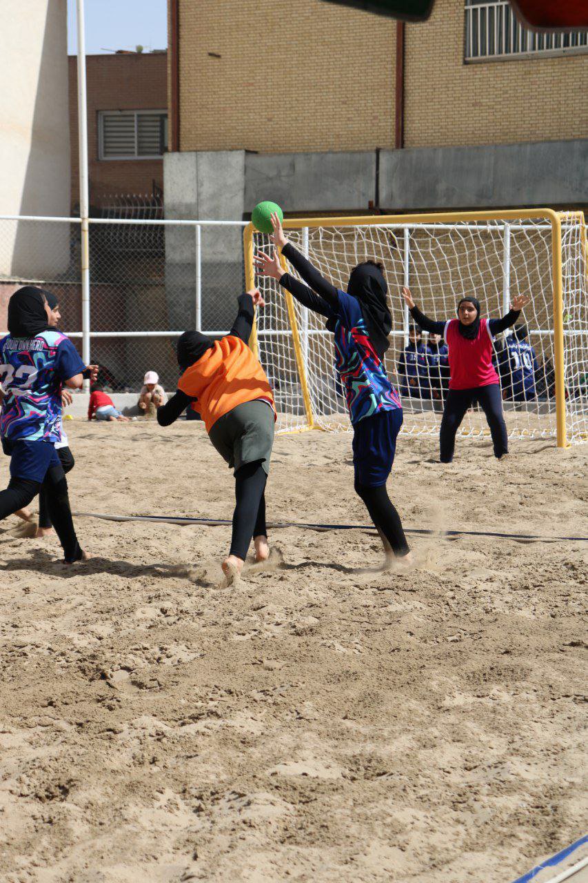 نتایج کامل مسابقات هندبال ساحلی آقایان و بانوان به مناسبت هفته فرهنگی اصفهان 