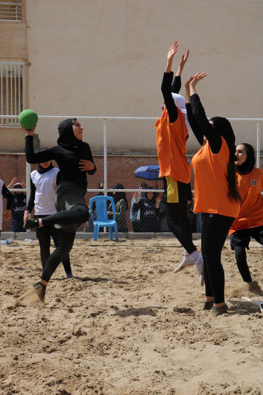 نتایج کامل مسابقات هندبال ساحلی آقایان و بانوان به مناسبت هفته فرهنگی اصفهان 