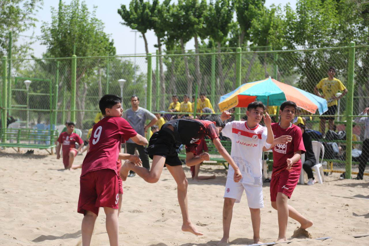 نتایج کامل مسابقات هندبال ساحلی آقایان و بانوان به مناسبت هفته فرهنگی اصفهان 