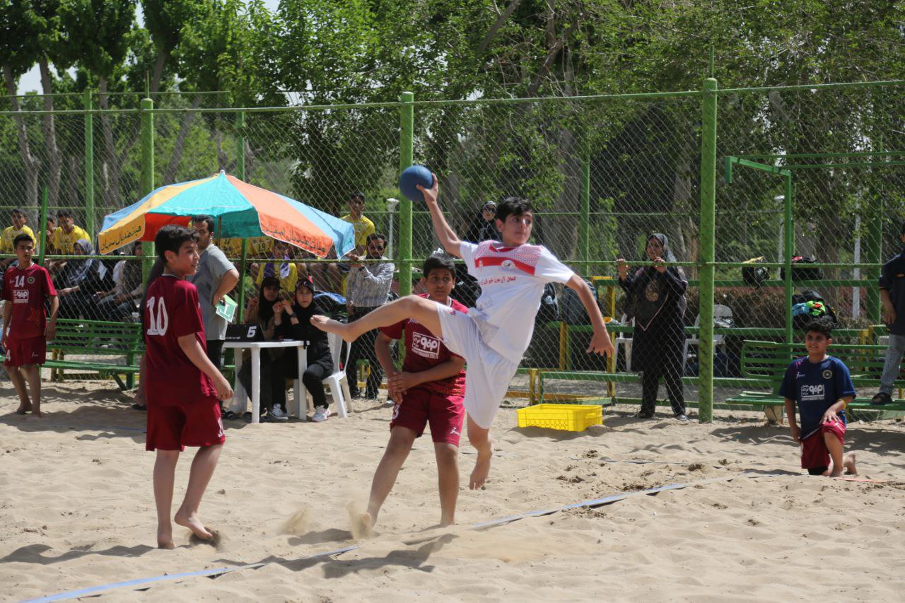 نتایج کامل مسابقات هندبال ساحلی آقایان و بانوان به مناسبت هفته فرهنگی اصفهان 