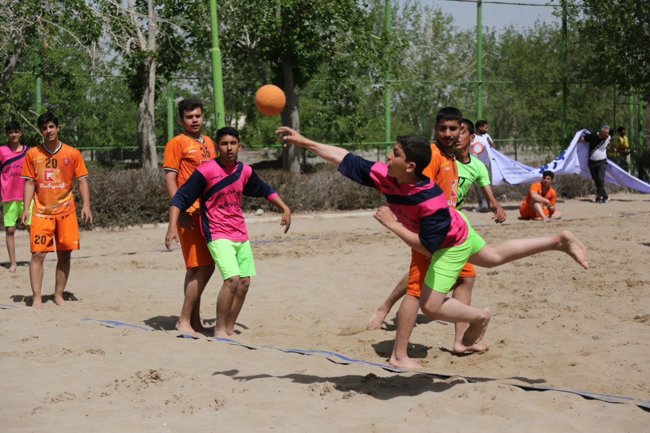 نتایج کامل مسابقات هندبال ساحلی آقایان و بانوان به مناسبت هفته فرهنگی اصفهان 