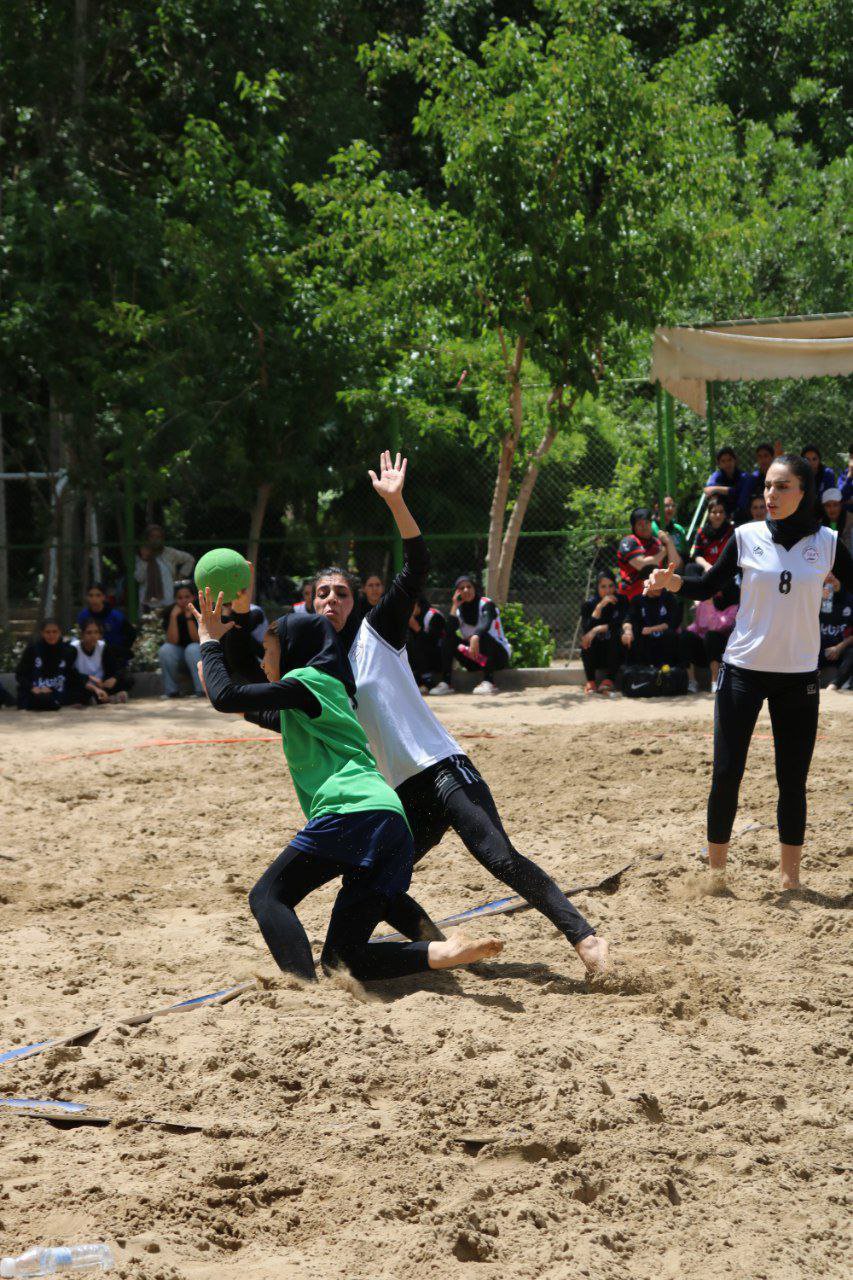 نتایج کامل مسابقات هندبال ساحلی آقایان و بانوان به مناسبت هفته فرهنگی اصفهان 