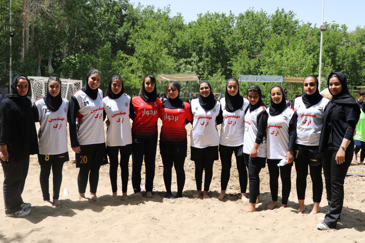 نتایج کامل مسابقات هندبال ساحلی آقایان و بانوان به مناسبت هفته فرهنگی اصفهان 