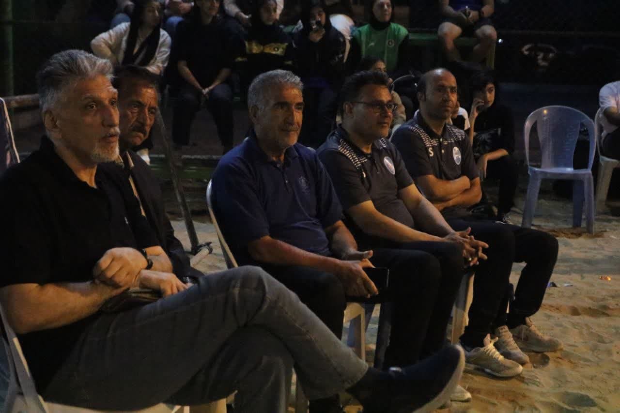 گزارش تصویری روز شنبه مسابقات هندبال ساحلی آقایان و بانوان گزارش تصویری روز شنبه مسابقات هندبال ساحلی آقایان و بانوان