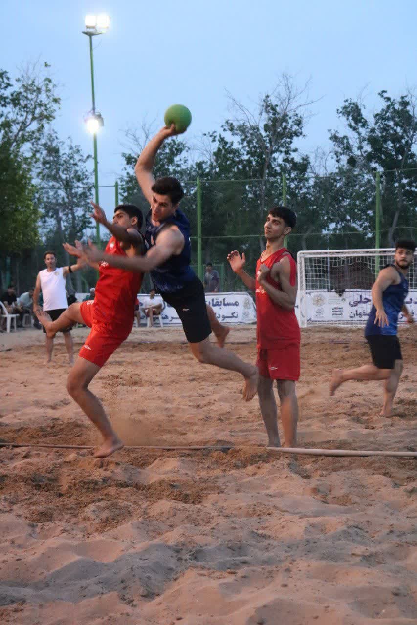 گزارش تصویری روز شنبه مسابقات هندبال ساحلی آقایان و بانوان گزارش تصویری روز شنبه مسابقات هندبال ساحلی آقایان و بانوان