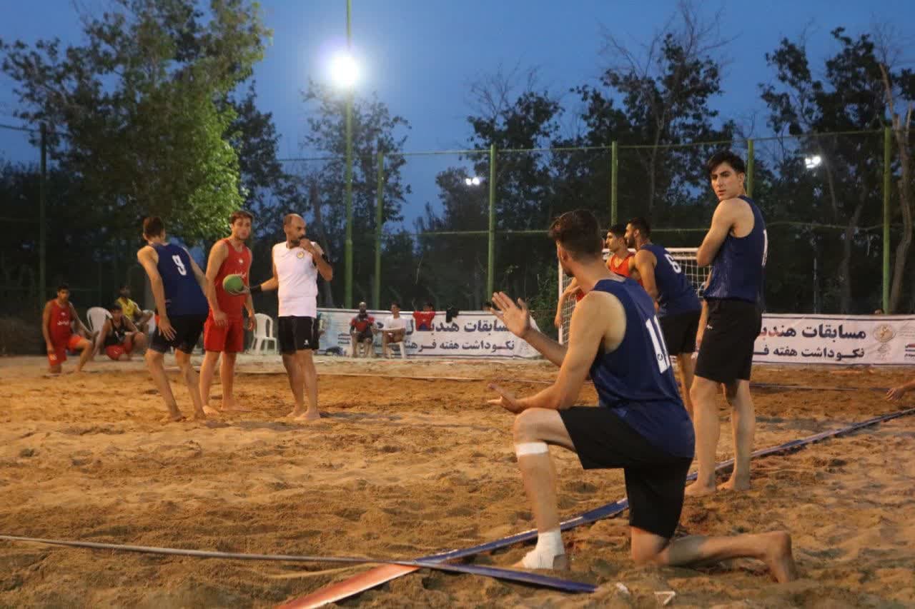 گزارش تصویری روز شنبه مسابقات هندبال ساحلی آقایان و بانوان گزارش تصویری روز شنبه مسابقات هندبال ساحلی آقایان و بانوان