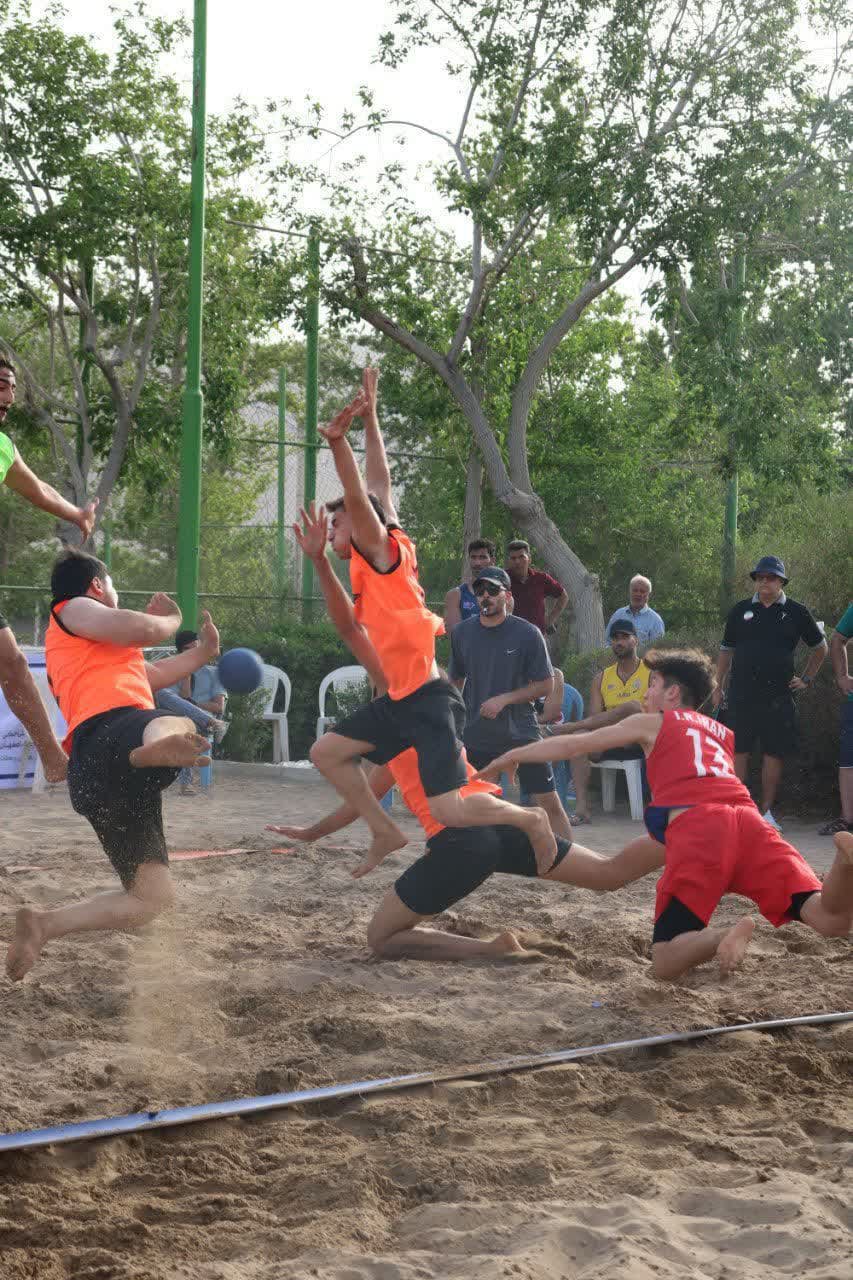 گزارش تصویری روز شنبه مسابقات هندبال ساحلی آقایان و بانوان گزارش تصویری روز شنبه مسابقات هندبال ساحلی آقایان و بانوان