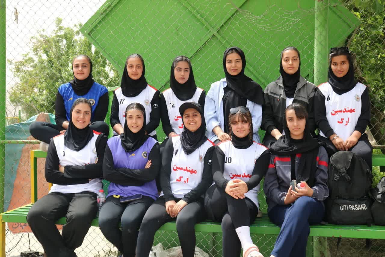 گزارش تصویری روز شنبه مسابقات هندبال ساحلی آقایان و بانوان گزارش تصویری روز شنبه مسابقات هندبال ساحلی آقایان و بانوان