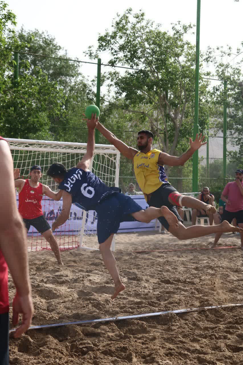 گزارش تصویری روز شنبه مسابقات هندبال ساحلی آقایان و بانوان گزارش تصویری روز شنبه مسابقات هندبال ساحلی آقایان و بانوان