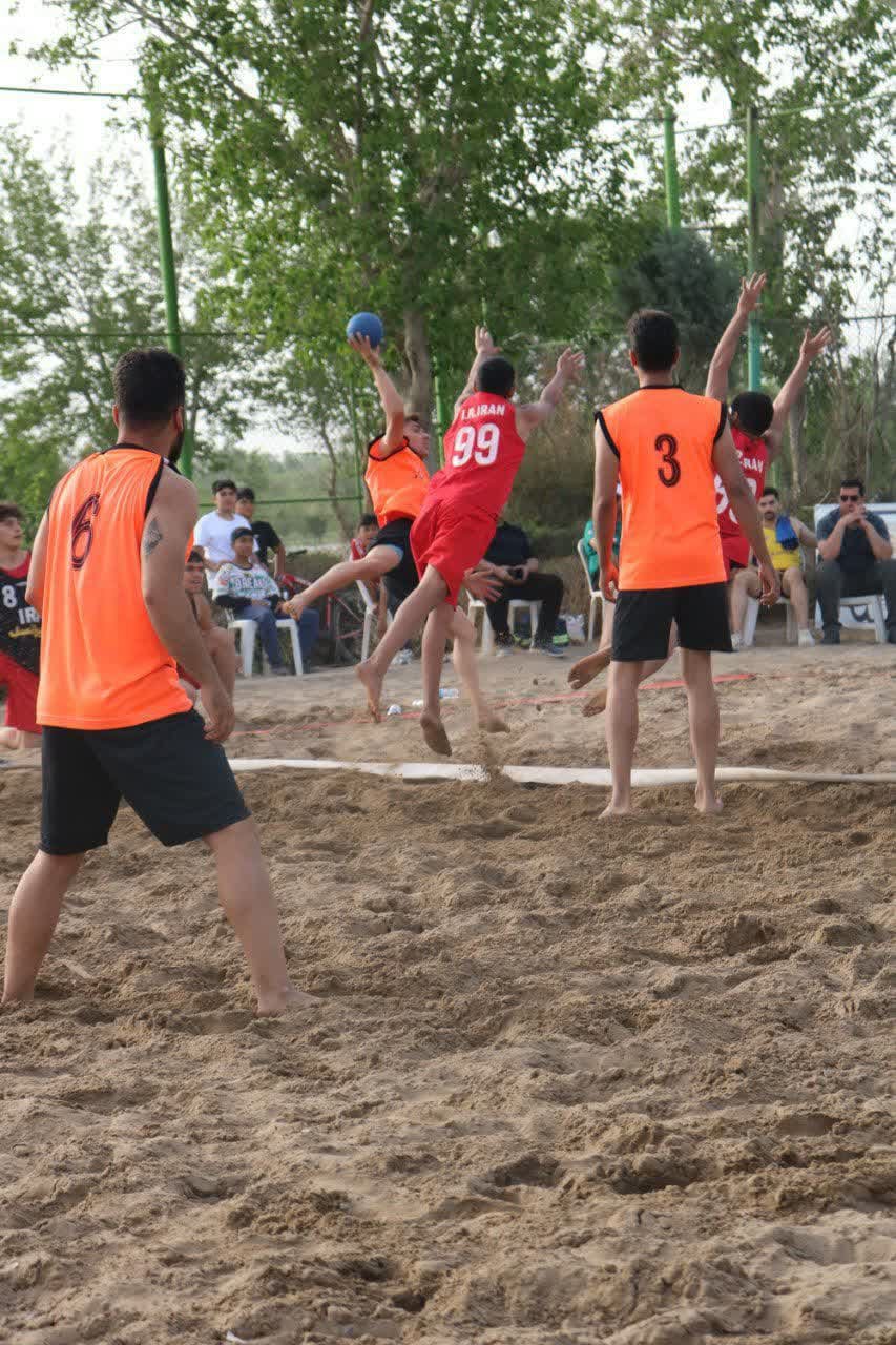 گزارش تصویری روز شنبه مسابقات هندبال ساحلی آقایان و بانوان گزارش تصویری روز شنبه مسابقات هندبال ساحلی آقایان و بانوان