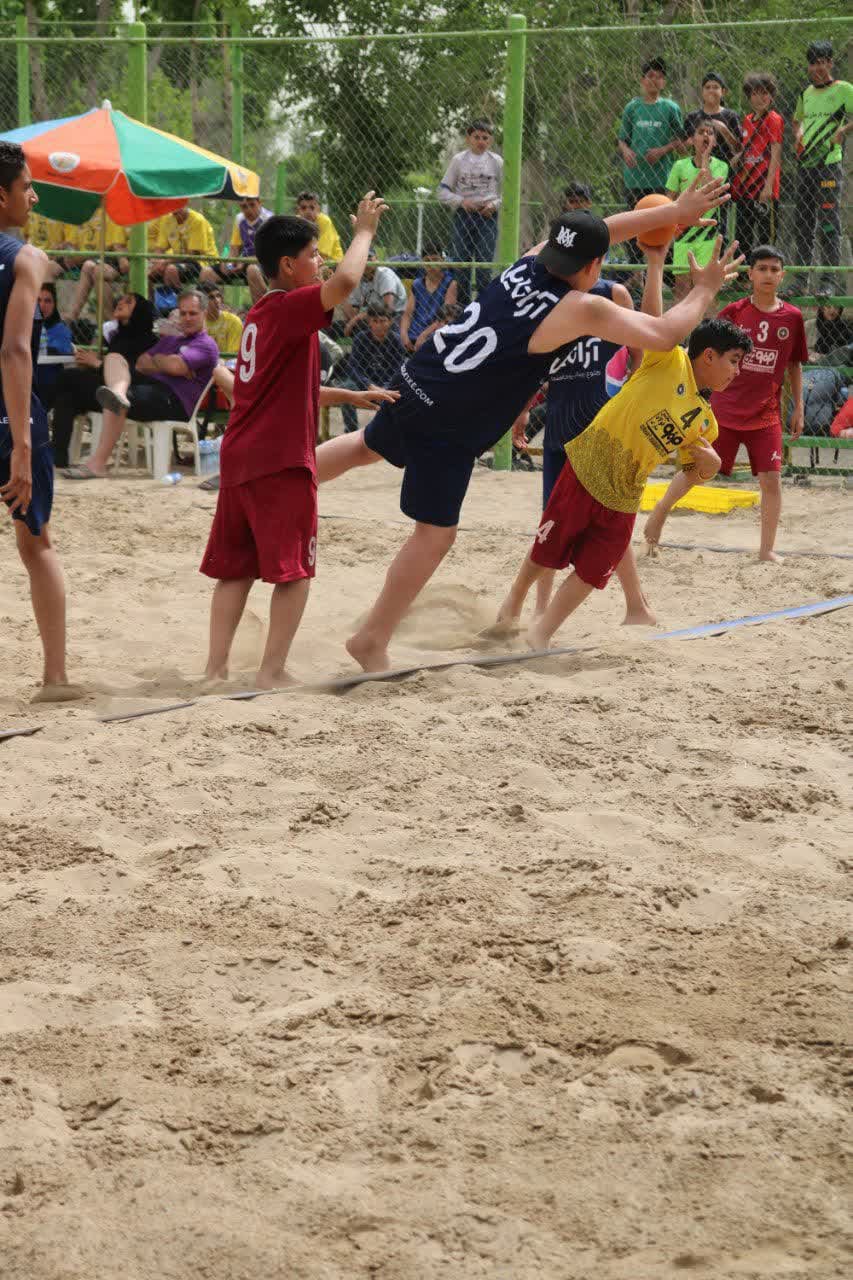 گزارش تصویری روز شنبه مسابقات هندبال ساحلی آقایان و بانوان گزارش تصویری روز شنبه مسابقات هندبال ساحلی آقایان و بانوان