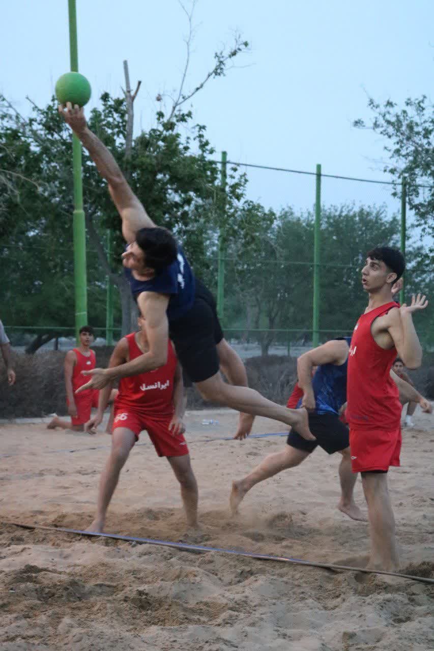 گزارش تصویری روز شنبه مسابقات هندبال ساحلی آقایان و بانوان گزارش تصویری روز شنبه مسابقات هندبال ساحلی آقایان و بانوان
