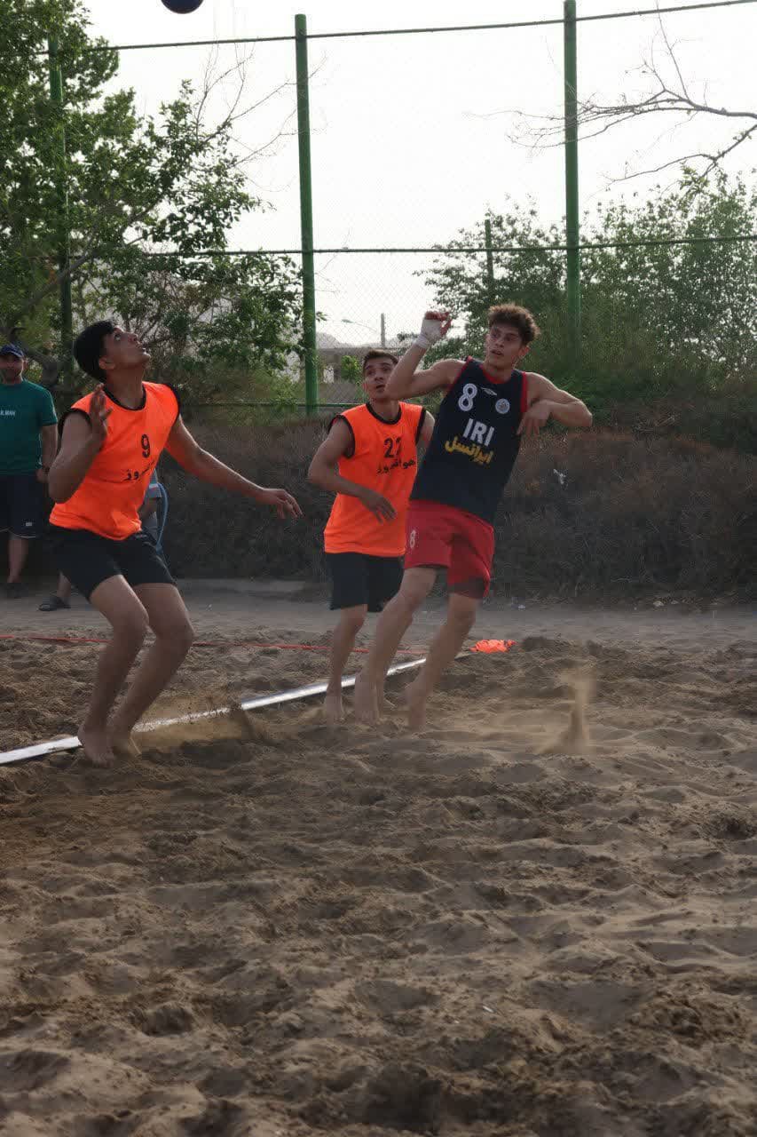 گزارش تصویری روز شنبه مسابقات هندبال ساحلی آقایان و بانوان گزارش تصویری روز شنبه مسابقات هندبال ساحلی آقایان و بانوان