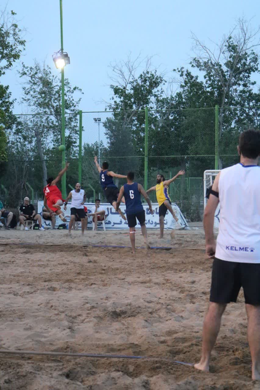 گزارش تصویری روز شنبه مسابقات هندبال ساحلی آقایان و بانوان گزارش تصویری روز شنبه مسابقات هندبال ساحلی آقایان و بانوان