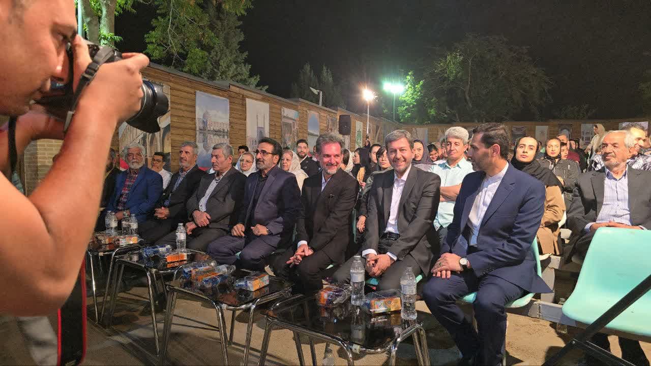 مراسم تجلیل از افتخارآفرینان تکواندو اصفهان با حضور استاندار+تصاویر