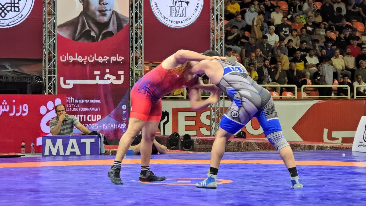 پایان مسابقات کشتی آزاد جام جهان پهلوان تختی در اصفهان