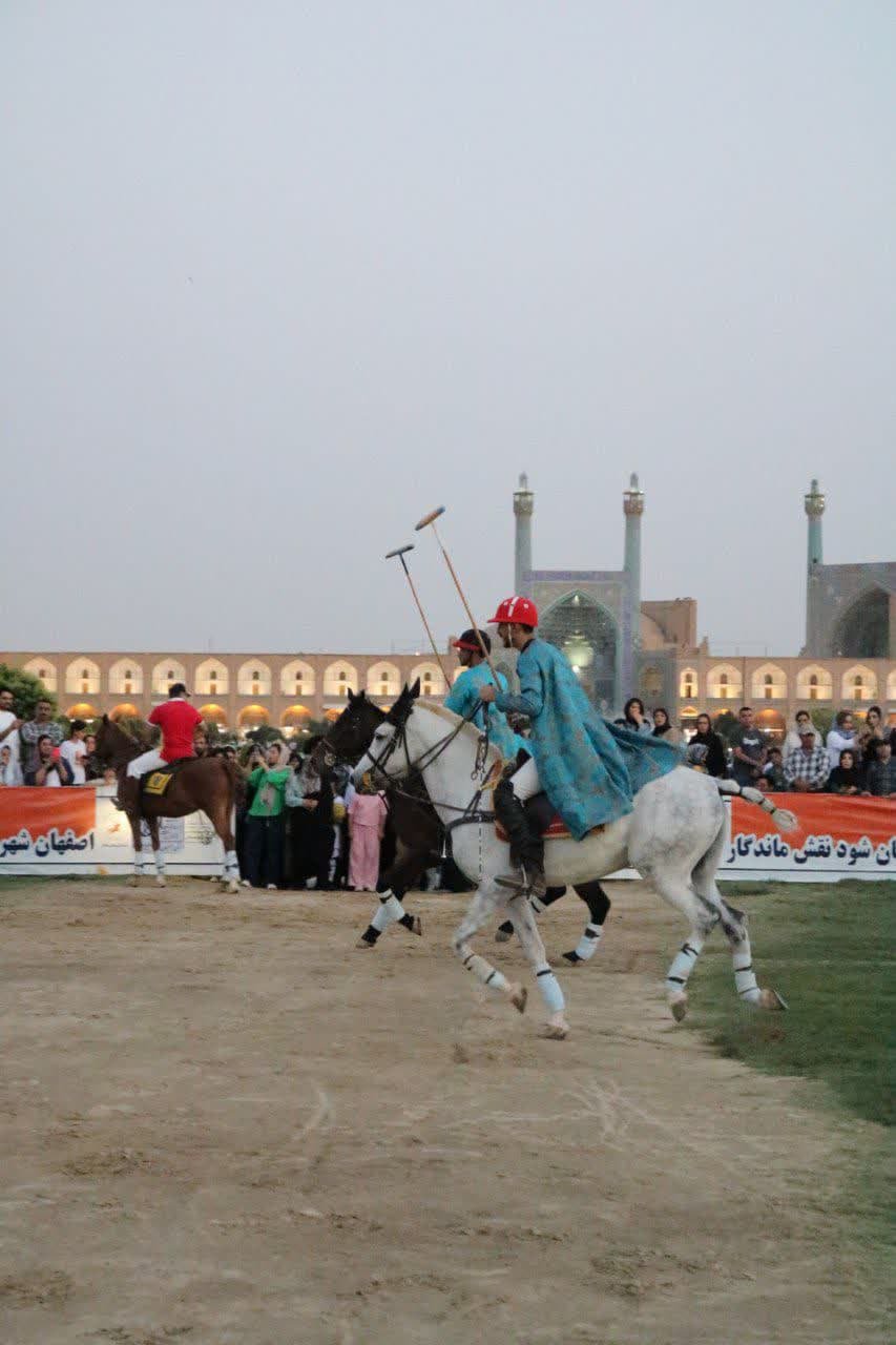 مسابقه نمادین چوگان در میدان امام (ره)