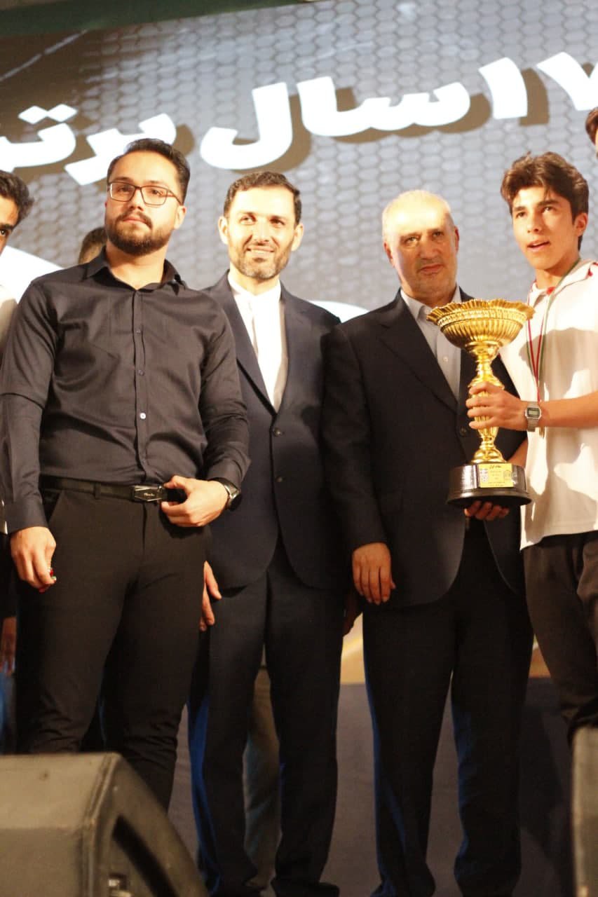 برگزاری مراسم اختتامیه لیگ‌های فوتبال و فوتسال استان اصفهان+تصاویر