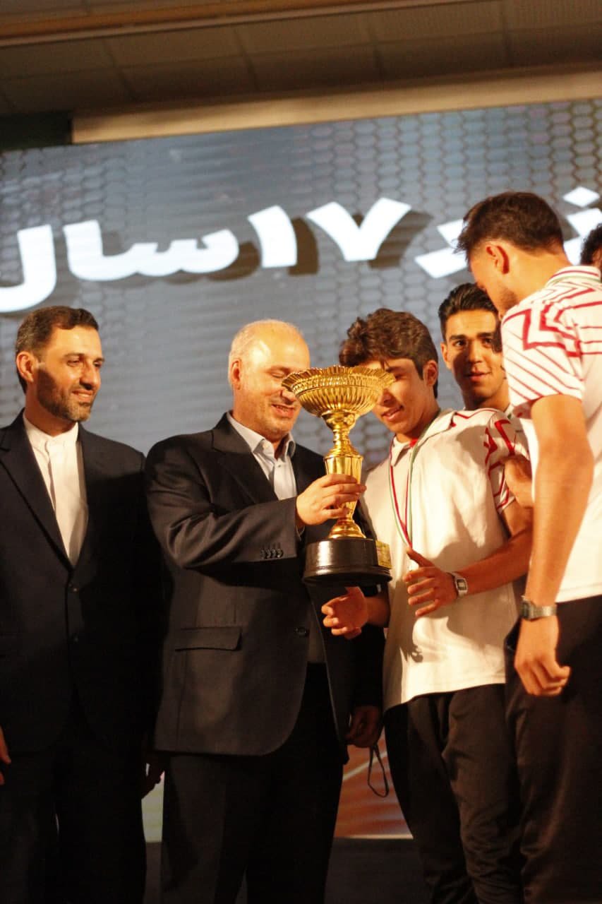 برگزاری مراسم اختتامیه لیگ‌های فوتبال و فوتسال استان اصفهان+تصاویر