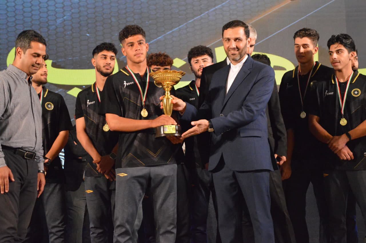 برگزاری مراسم اختتامیه لیگ‌های فوتبال و فوتسال استان اصفهان+تصاویر