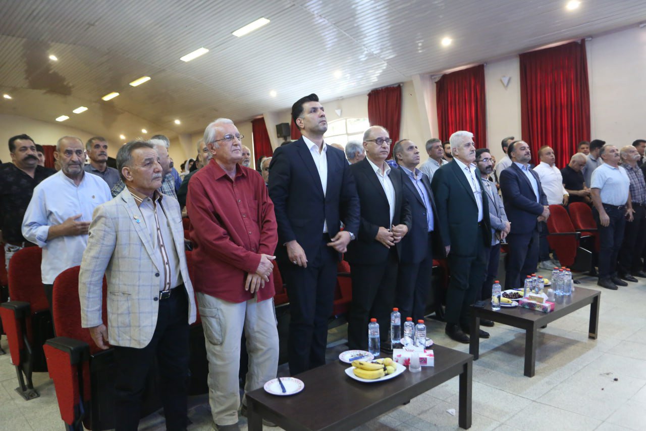 آئین تجلیل از پیشکسوتان و ملی پوشان هندبال شهرستان فلاورجان آئین تجلیل از پیشکسوتان و ملی پوشان هندبال شهرستان فلاورجان