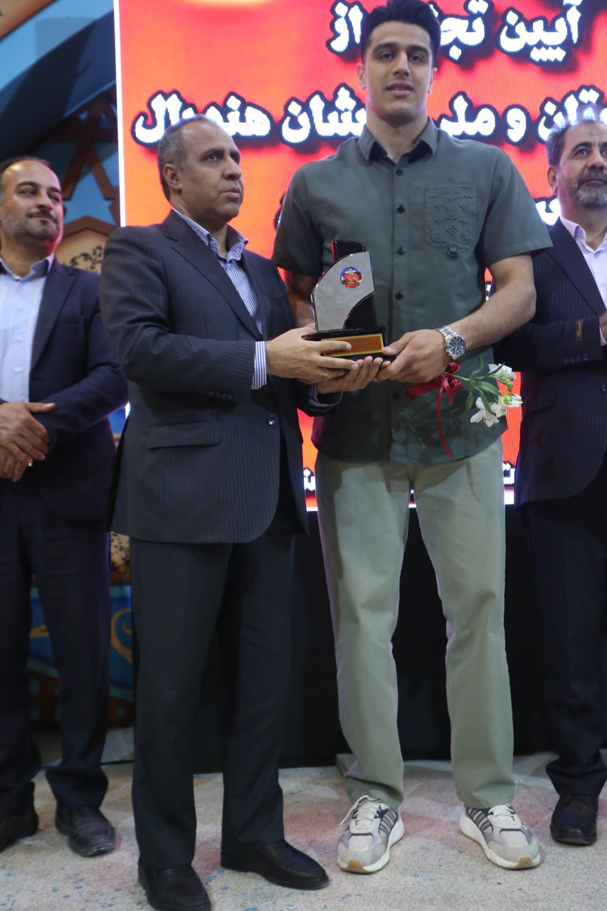 آئین تجلیل از پیشکسوتان و ملی پوشان هندبال شهرستان فلاورجان آئین تجلیل از پیشکسوتان و ملی پوشان هندبال شهرستان فلاورجان