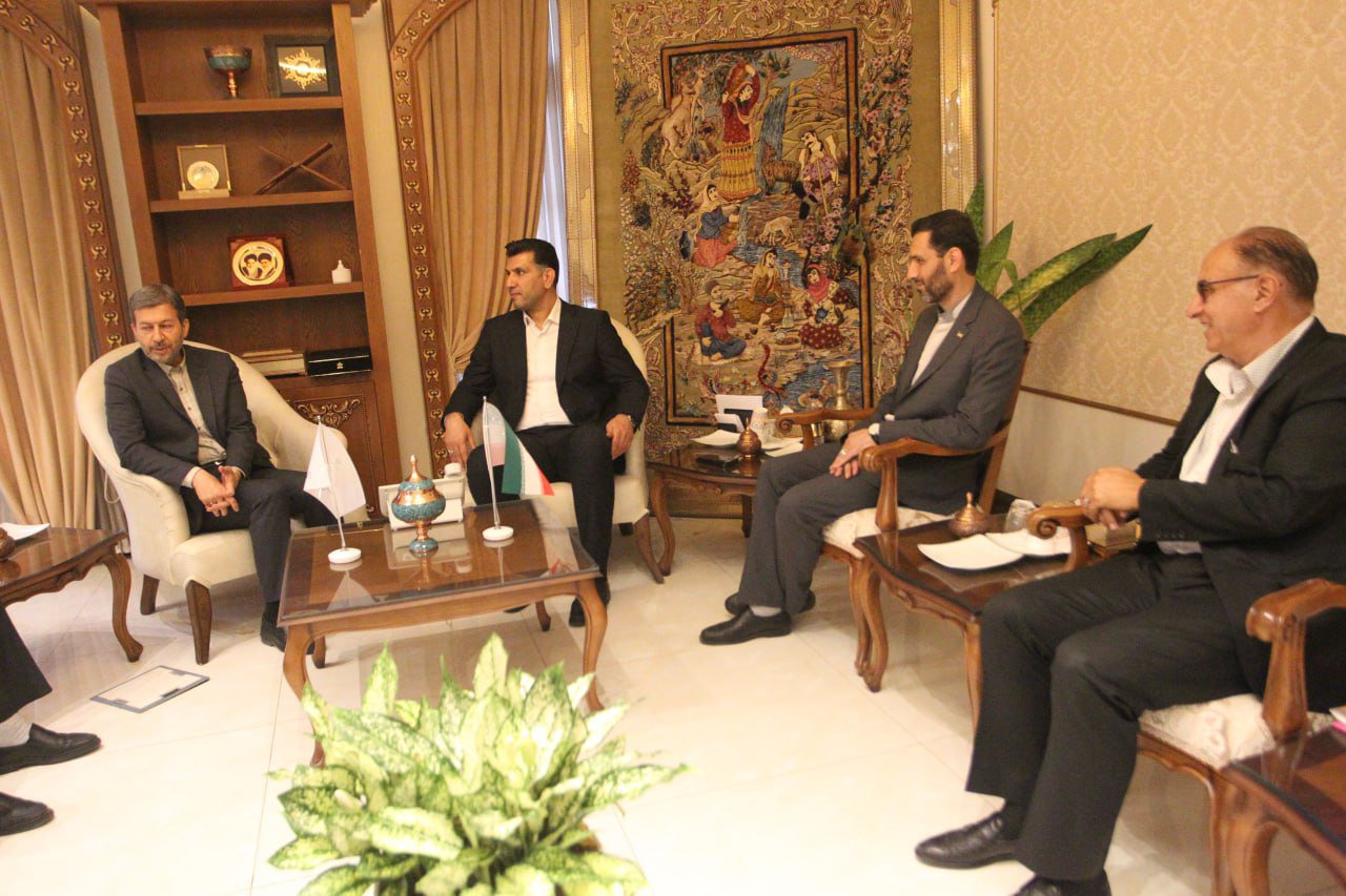 دیدار رئیس فدراسیون هندبال با استاندار اصفهان