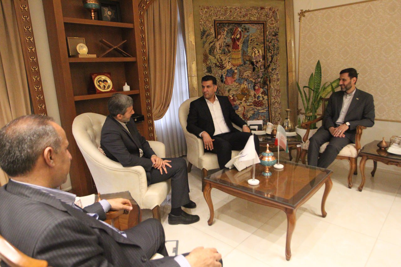 دیدار رئیس فدراسیون هندبال با استاندار اصفهان