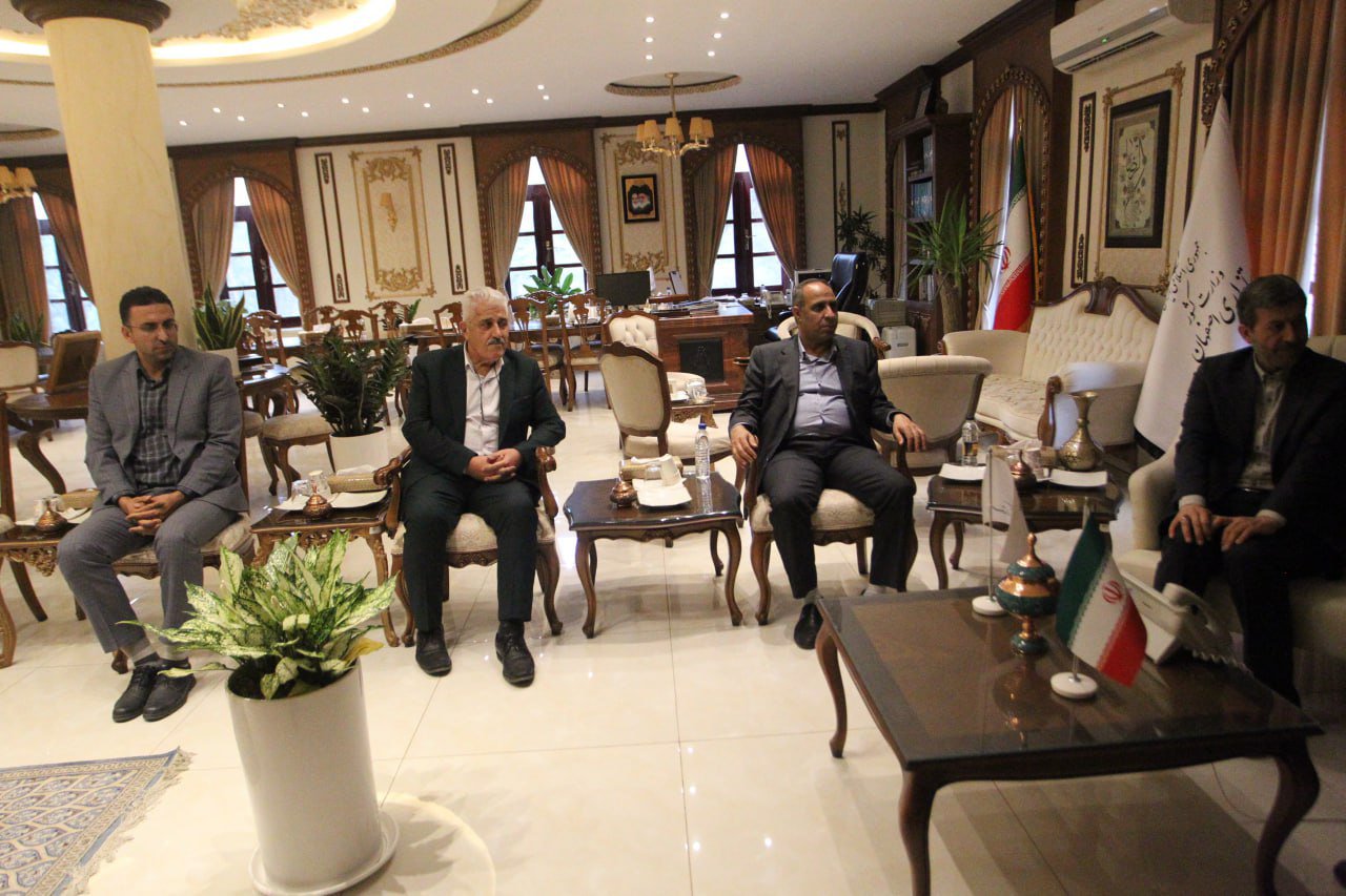 دیدار رئیس فدراسیون هندبال با استاندار اصفهان