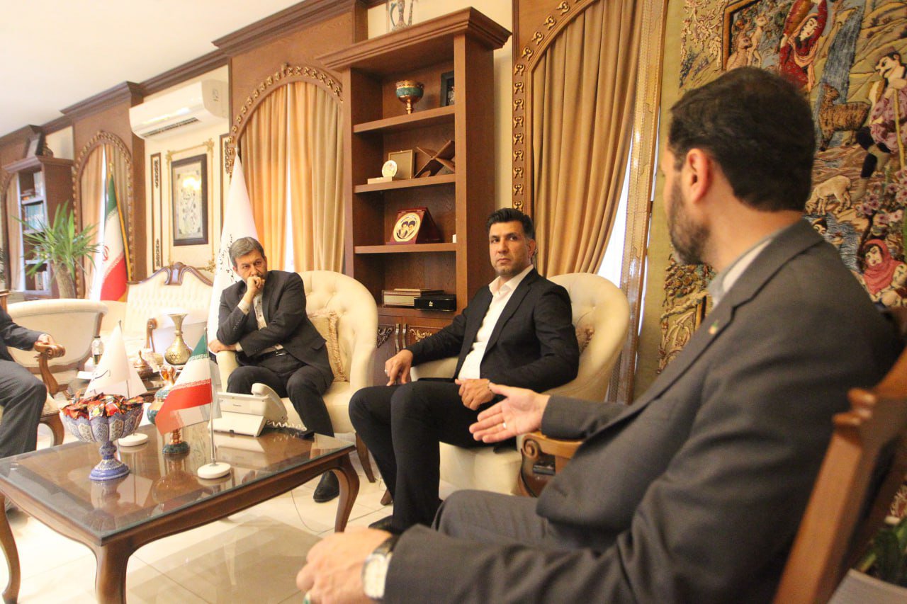 دیدار رئیس فدراسیون هندبال با استاندار اصفهان