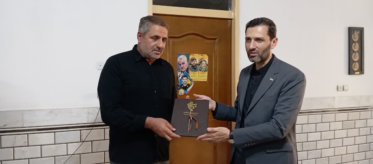 دیدار سیدمهدی صدری با خانواده شهید امیرحسین براتی