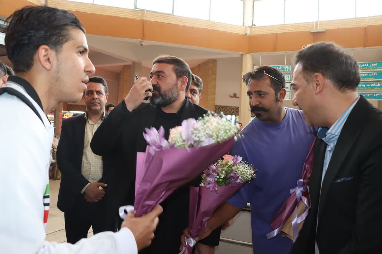 استقبال از اسکیت‌سواران اصفهانی پس از درخشش در کاپ جهانی ایتالیا+تصاویر  