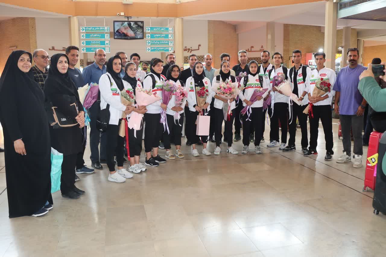 استقبال از اسکیت‌سواران اصفهانی پس از درخشش در کاپ جهانی ایتالیا+تصاویر  