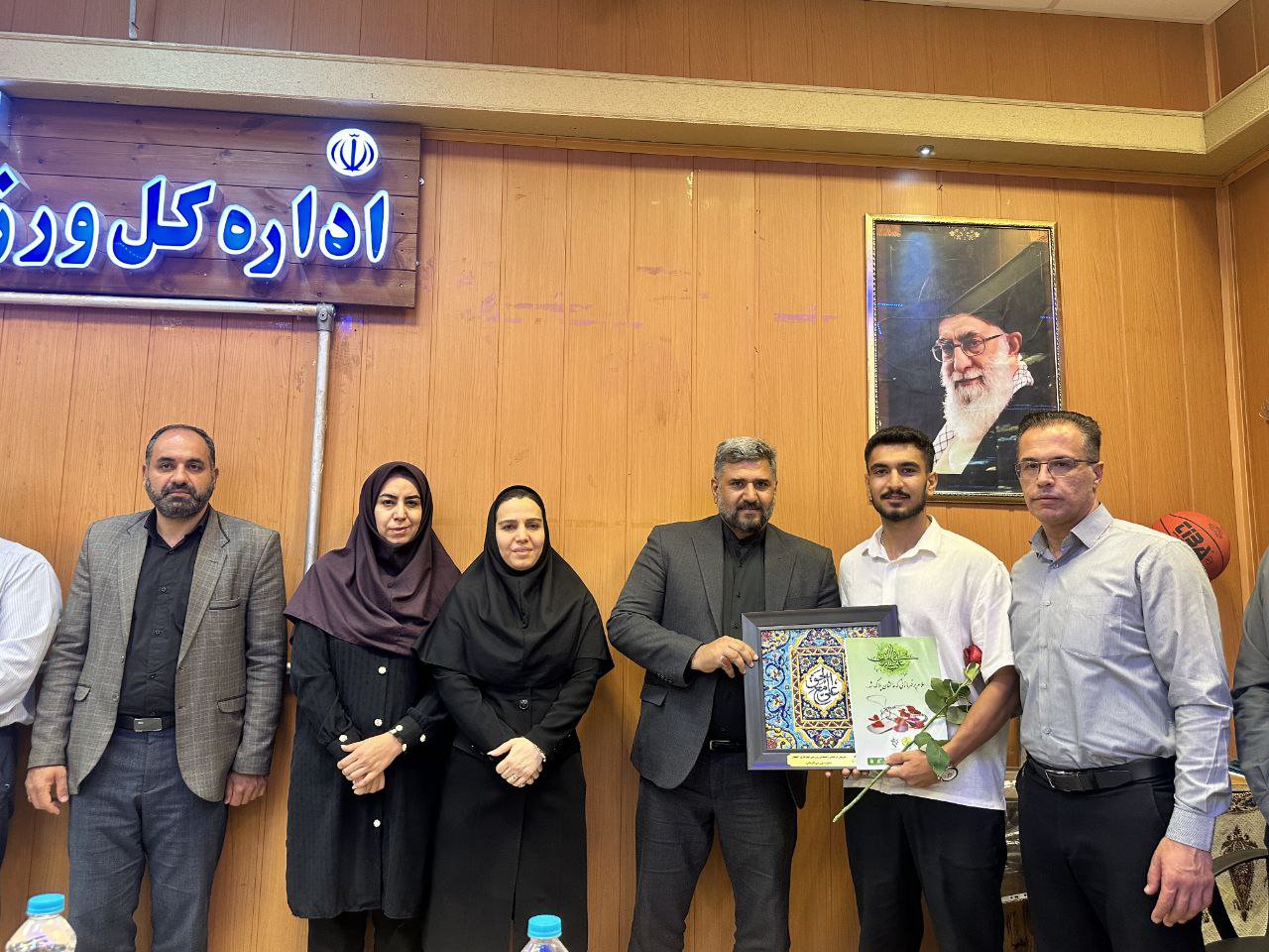 تجلیل از دانشجویان ورزشکار جا مانده از مسابقات جهانی آلمان تجلیل از دانشجویان ورزشکار جا مانده از مسابقات جهانی آلمان