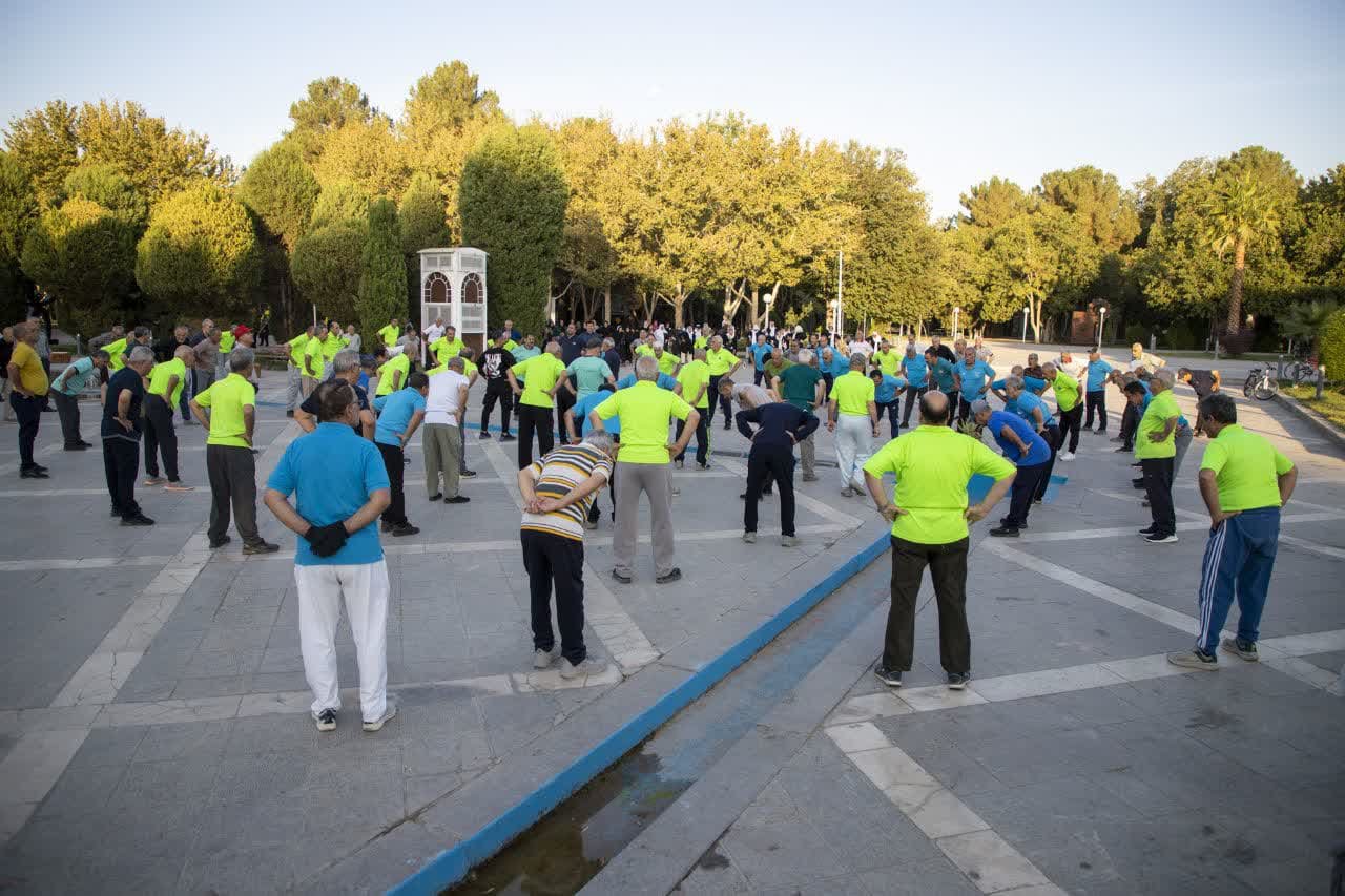 همایش پیاده‌روی «گام‌های عاشقانه» در اصفهان