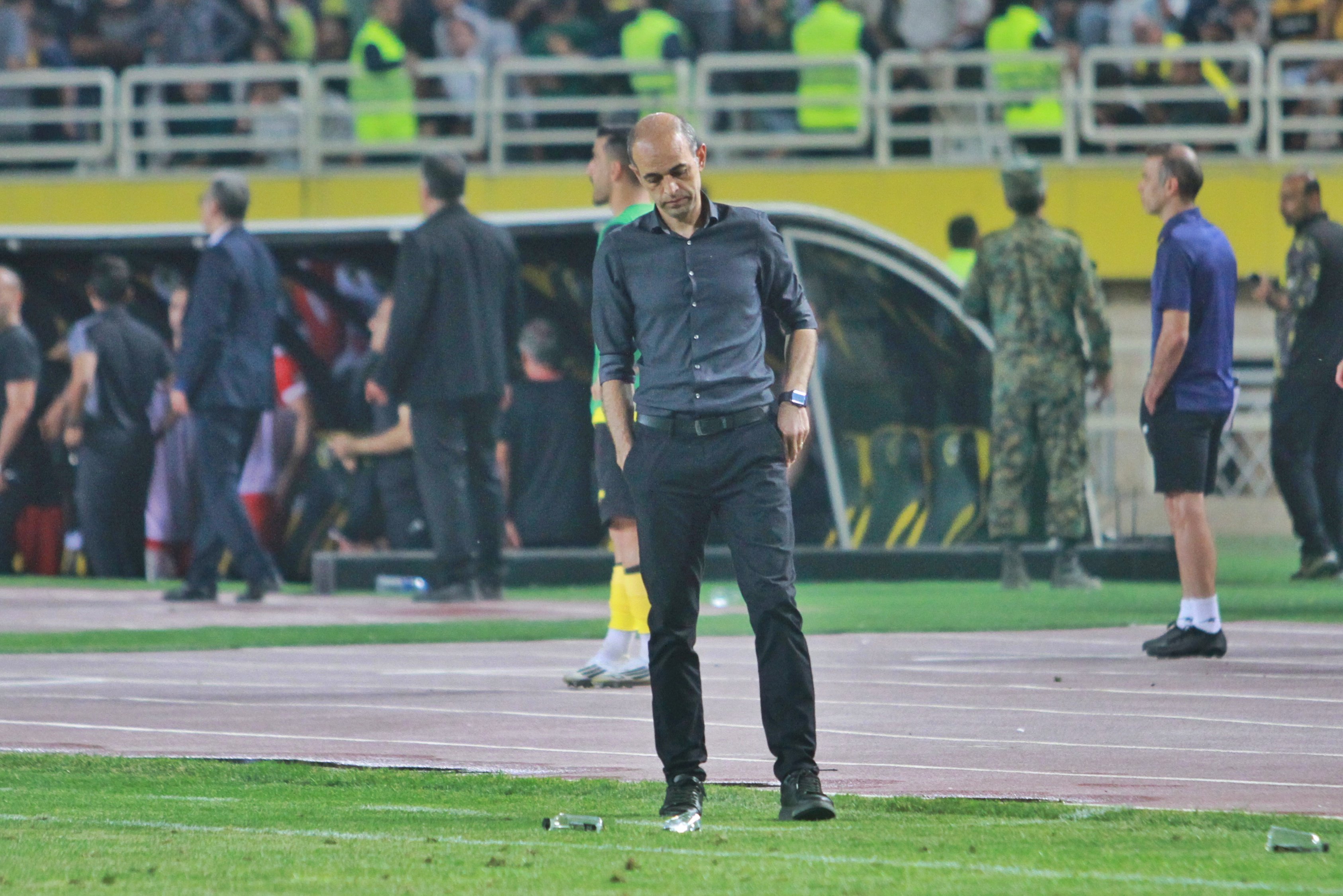 پرواز هلیکوپتر از نقش جهان/سپاهان 0 – پرسپولیس یک پرواز هلیکوپتر از نقش جهان/سپاهان 0 – پرسپولیس یک