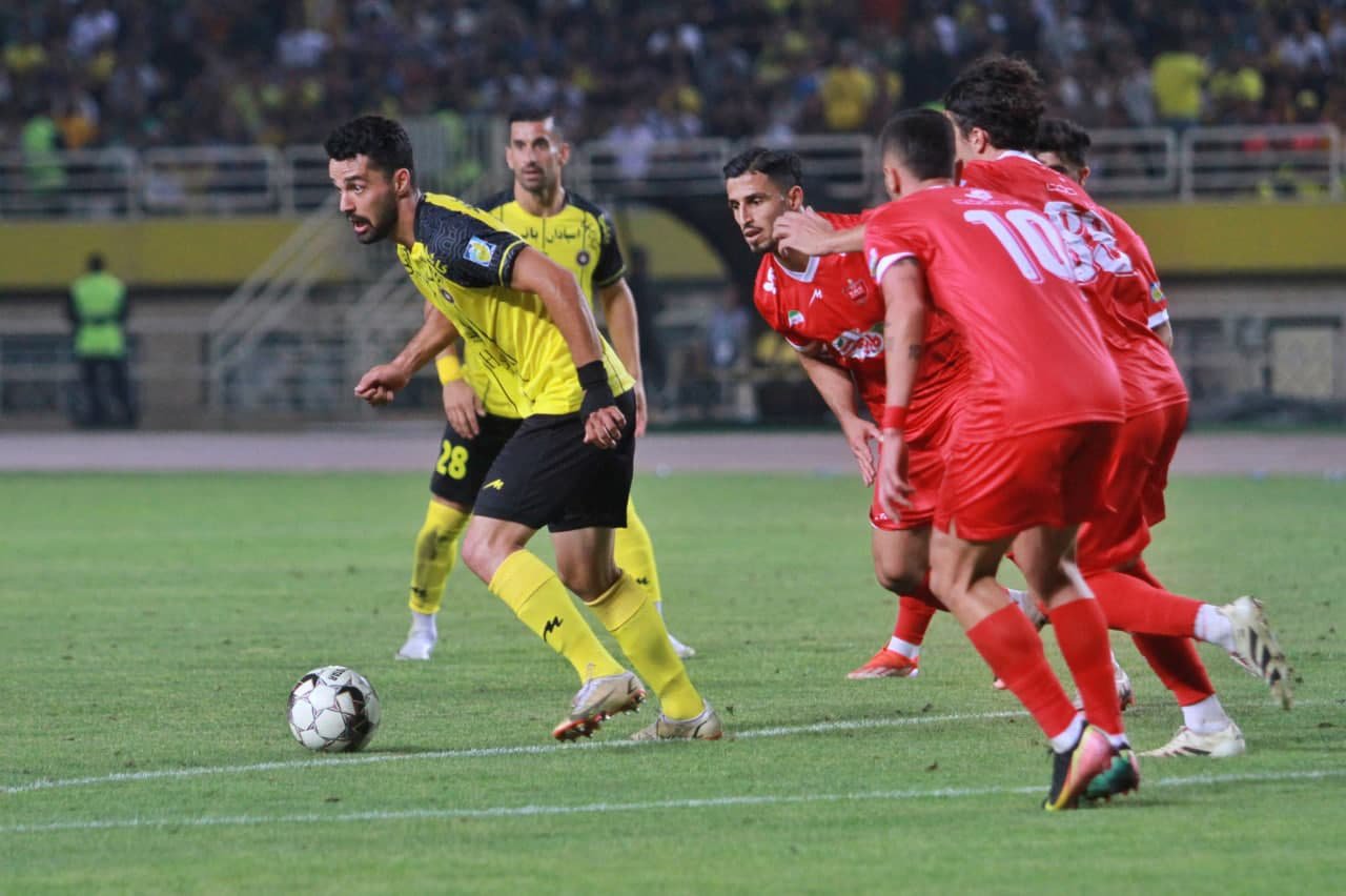 پرواز هلیکوپتر از نقش جهان/سپاهان 0 – پرسپولیس یک پرواز هلیکوپتر از نقش جهان/سپاهان 0 – پرسپولیس یک