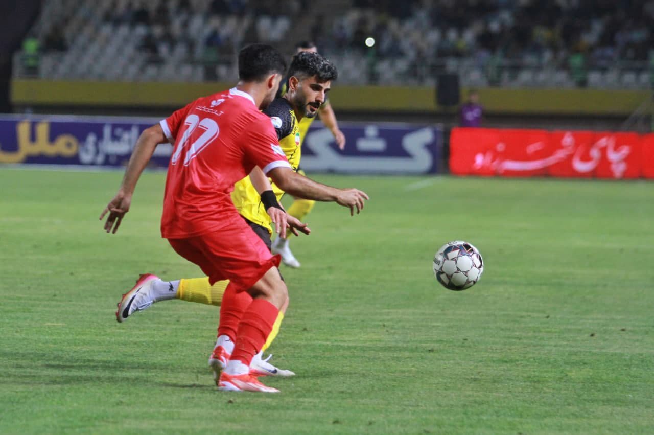 پرواز هلیکوپتر از نقش جهان/سپاهان 0 – پرسپولیس یک پرواز هلیکوپتر از نقش جهان/سپاهان 0 – پرسپولیس یک