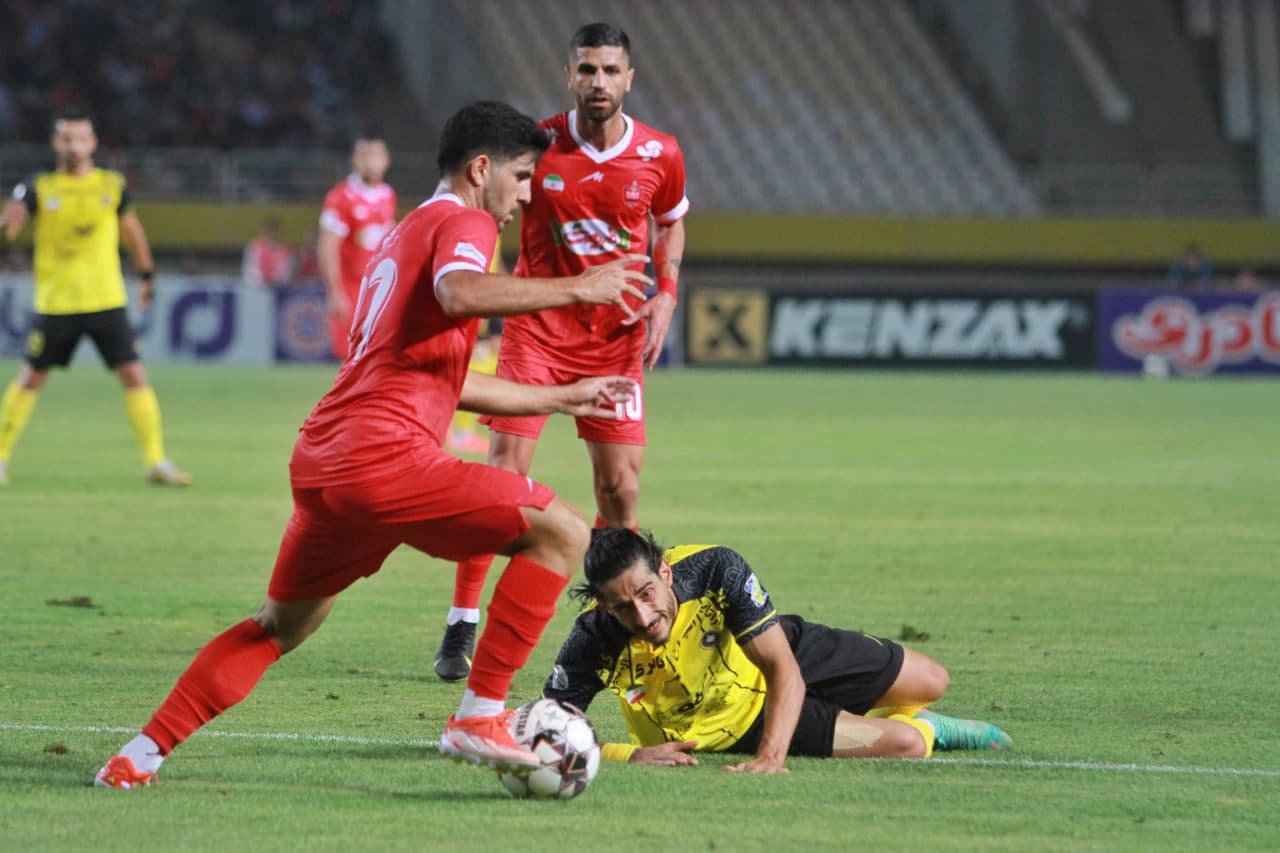 پرواز هلیکوپتر از نقش جهان/سپاهان 0 – پرسپولیس یک پرواز هلیکوپتر از نقش جهان/سپاهان 0 – پرسپولیس یک