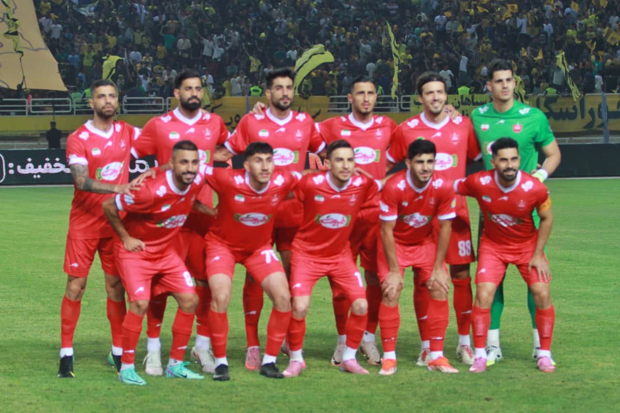 پرواز هلیکوپتر از نقش جهان/سپاهان 0 – پرسپولیس یک پرواز هلیکوپتر از نقش جهان/سپاهان 0 – پرسپولیس یک