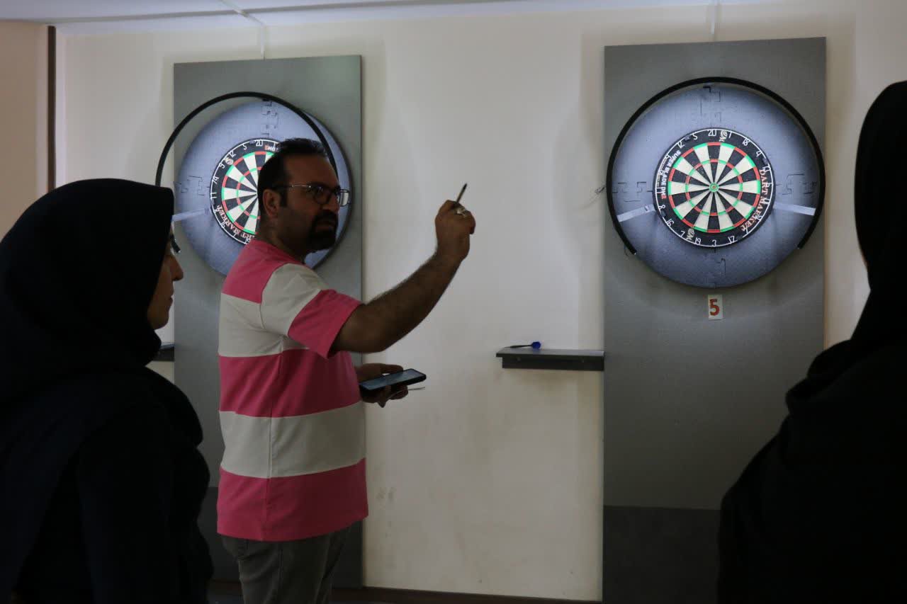 پایان مسابقات دارت آقایان و بانوان/نایب قهرمانی مدیرمسئول پایگاه خبری ذرهبین ورزش پایان مسابقات دارت آقایان و بانوان/نایب قهرمانی مدیرمسئول پایگاه خبری ذرهبین ورزش