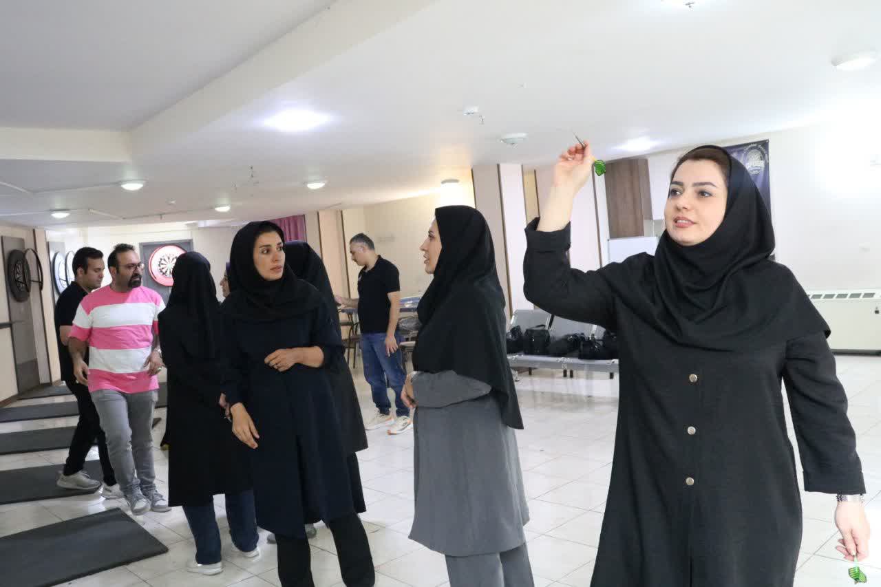 پایان مسابقات دارت آقایان و بانوان/نایب قهرمانی مدیرمسئول پایگاه خبری ذرهبین ورزش پایان مسابقات دارت آقایان و بانوان/نایب قهرمانی مدیرمسئول پایگاه خبری ذرهبین ورزش